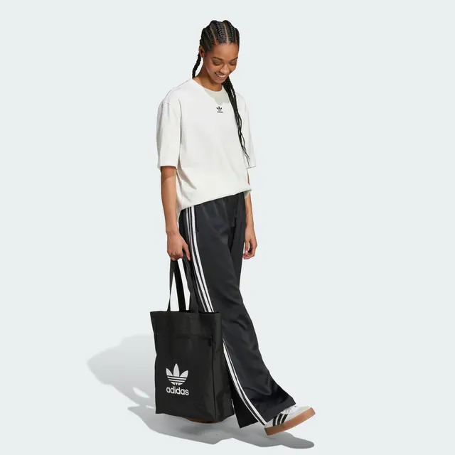 CAMISETA ESSENTIALS BOYFR