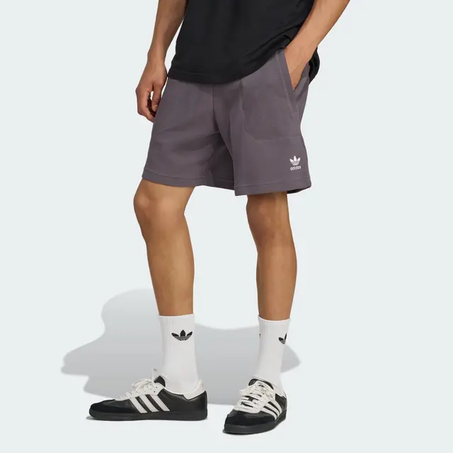 BERMUDA ESSENTIALS